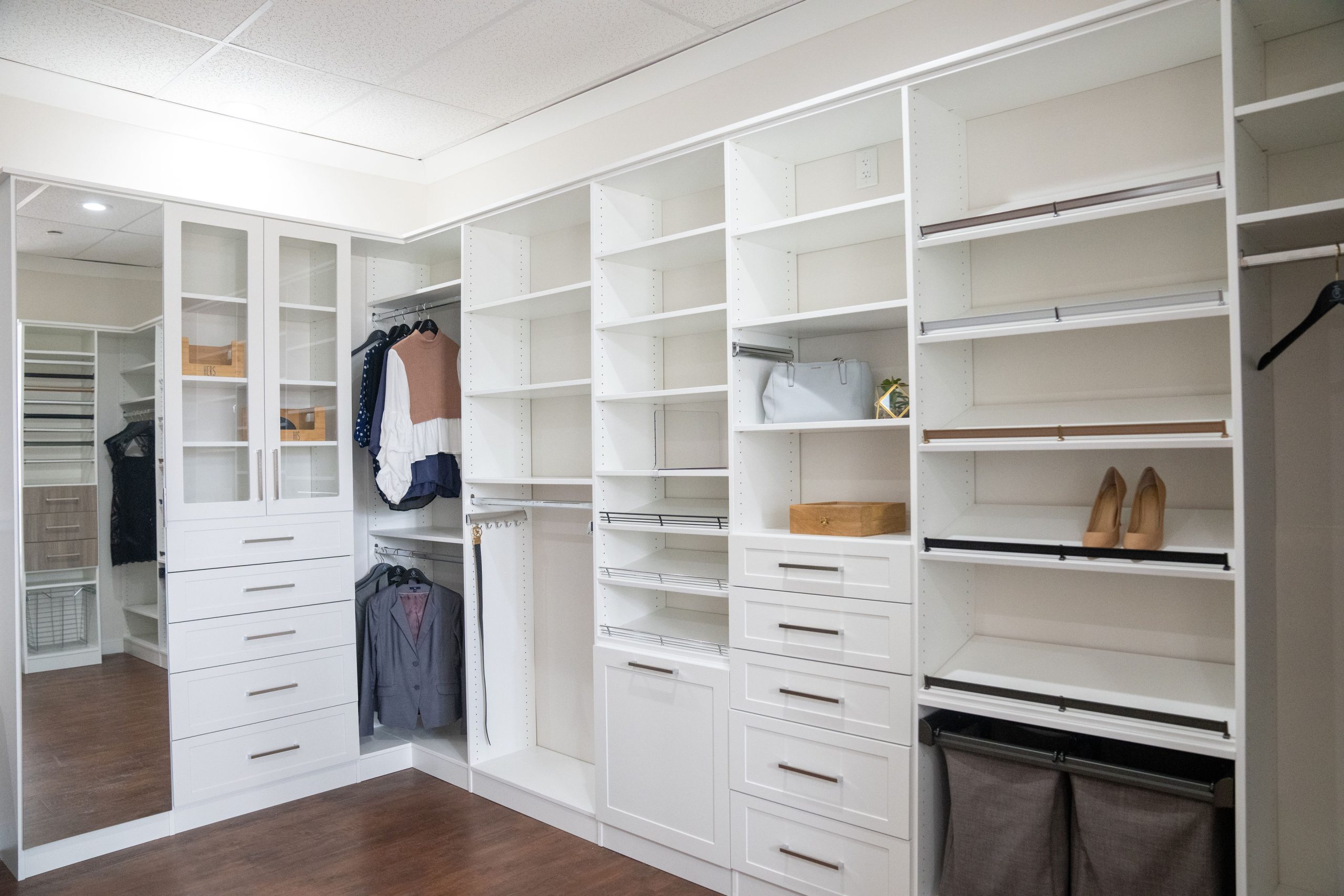 Closets Installed on the Floor vs Those Installed on the Wall