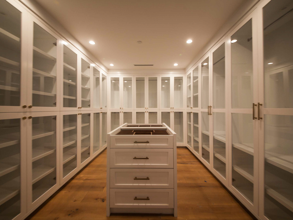 Enhance Your Closet with the Perfect Lighting Solutions